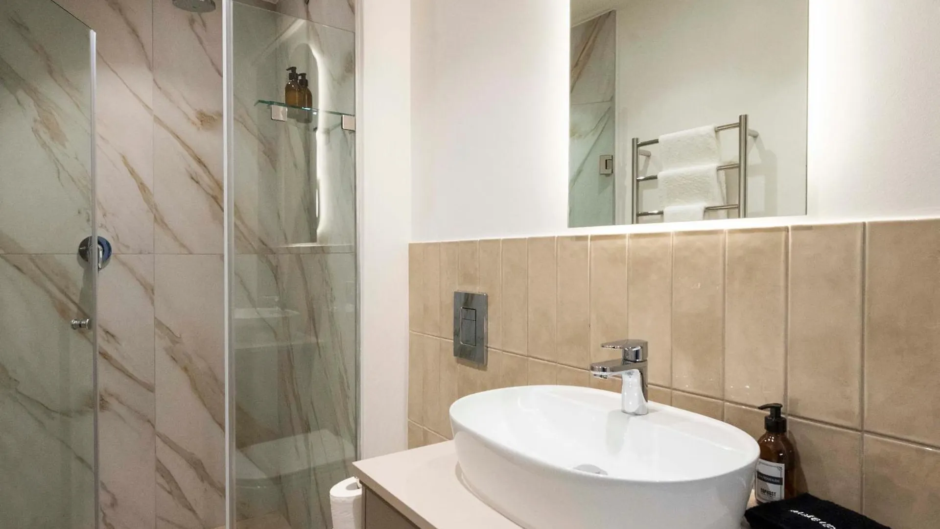 Luxury At The Braemar, Green Point Cape Town
